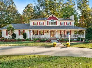 116 Walnut Ave, Yadkinville, NC 27055