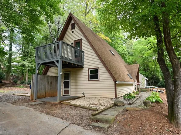 1469 Old Town Rd, Winston Salem, NC 27106