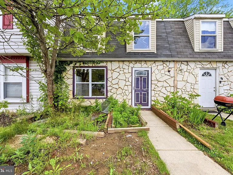 27 Villanova Ct — Photo 1