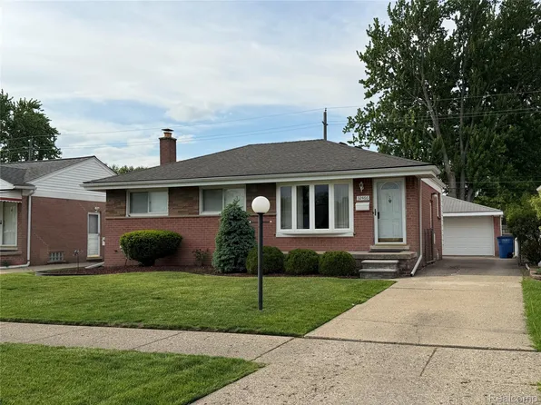 32466 Avondale St, Westland, MI 48186