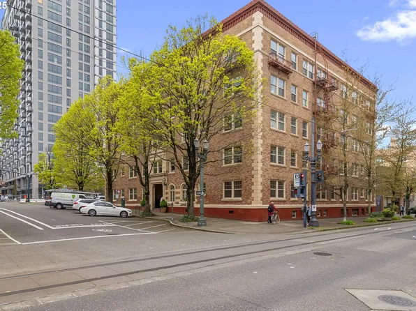 709 SW 16th Ave, Portland, OR 97205