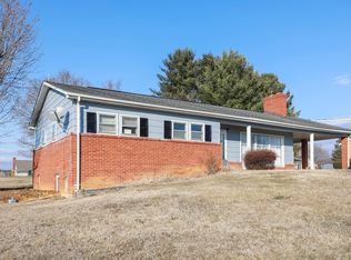 23 Canaan St, Luray, VA 22835