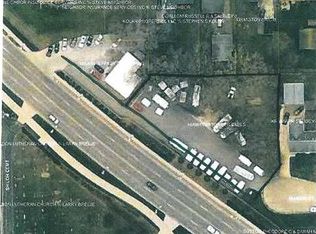 275 Center Point Rd, Hiawatha, IA 52233