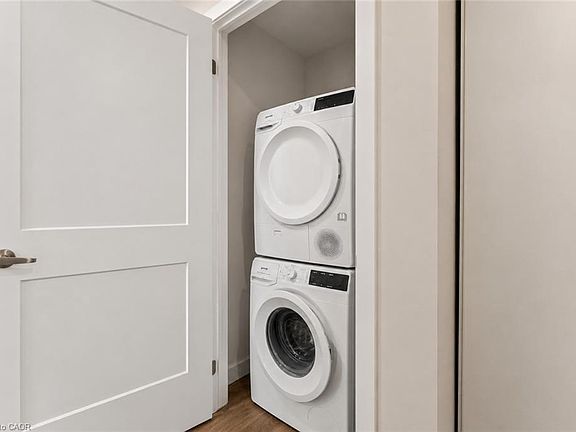 5th image of 15 Queen St S #1111