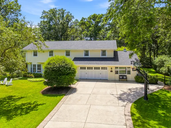 1360 Kenilwood Ln, Riverwoods, IL 60015