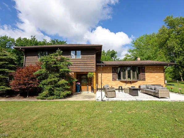 13330 Hickory St, Chesterland, OH 44026