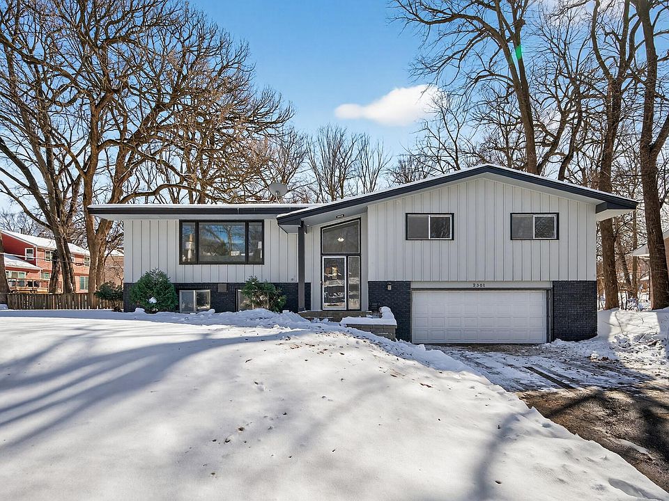 1st image of 2301 Manor Dr
