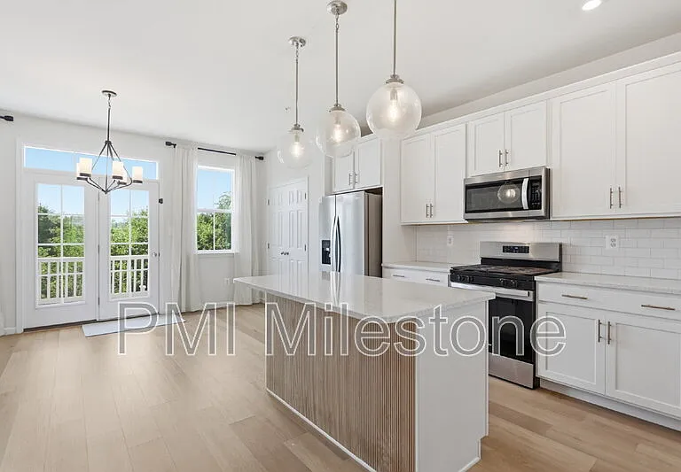 2624 Front Shed Dr — Photo 6