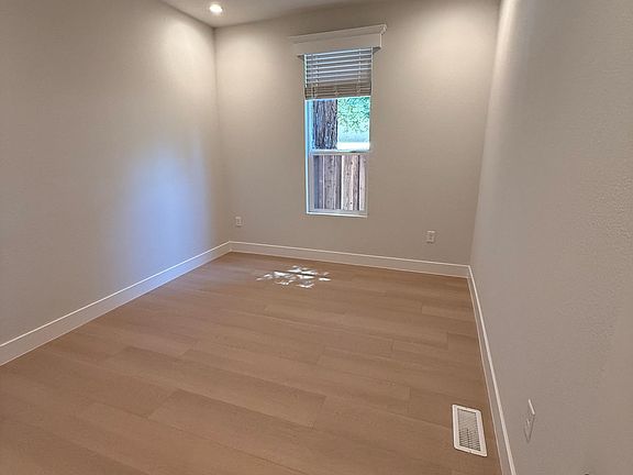 2nd image of 1107 Virgil Pl #2