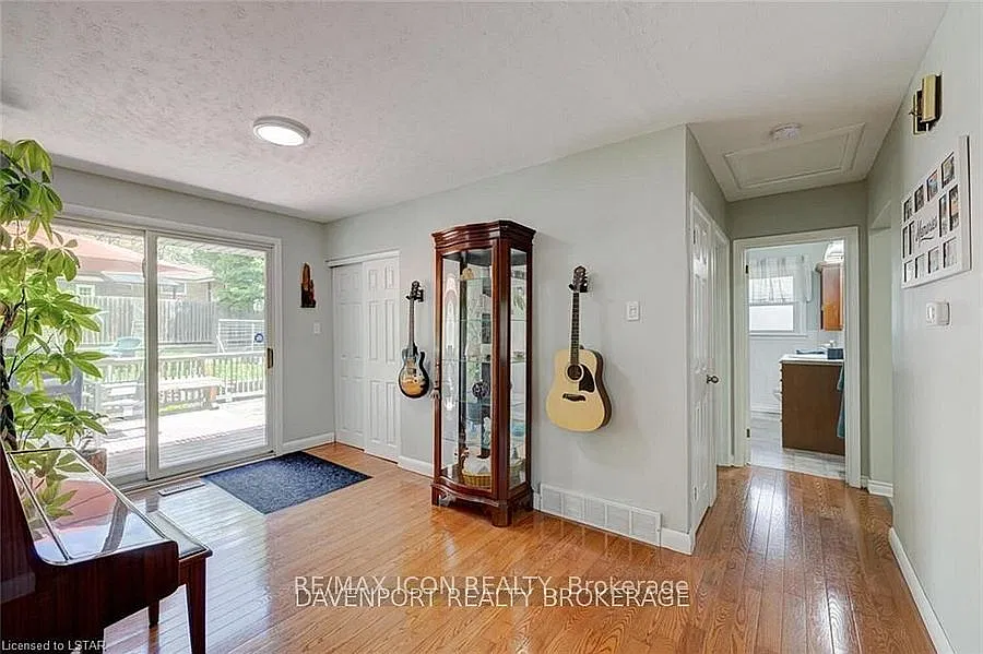 3 bed, $2,700 — Photo 4