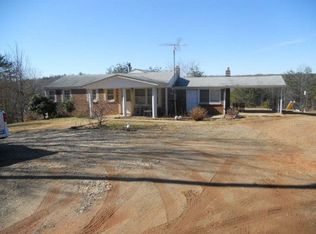 8813 Chatham Rd, Martinsville, VA 24112