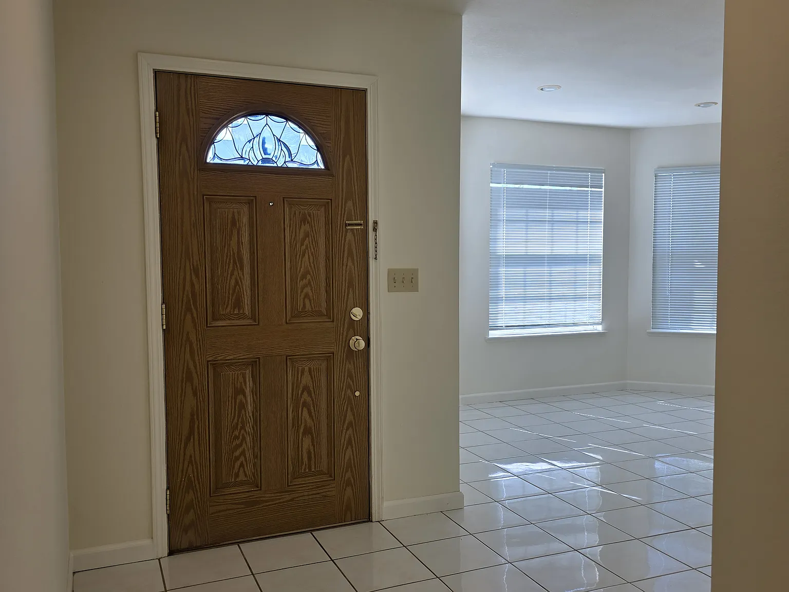 4 bed, 1714 sqft, $5,600 — Photo 4