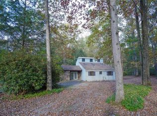 111 Lake Dr, Nesquehoning, PA 18240