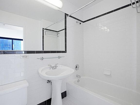 4th image of 350 W 43rd St APT 23G