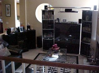 21915 Wyandotte St UNIT 101, Canoga Park, CA 91303