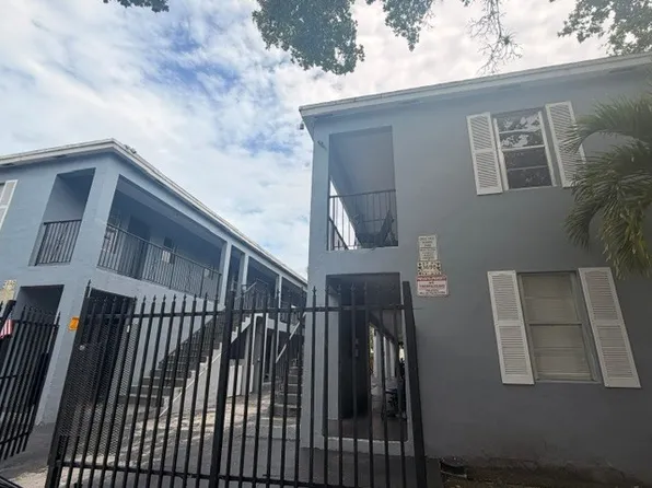 3698 William Ave APT 8, Miami, FL 33133