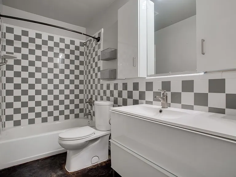 2300 Trailside Drive — Photo 22