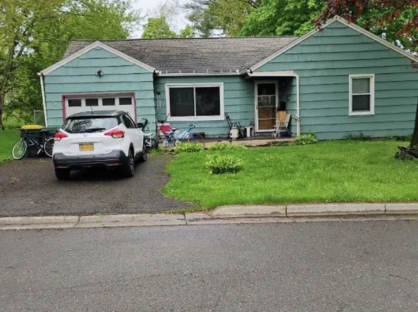 320 Hoffman Ave, Vestal, NY 13850