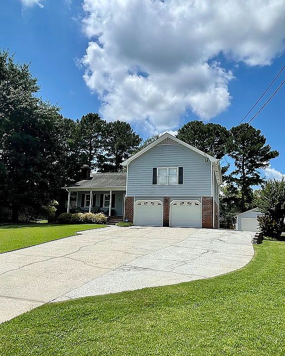 1st image of 2911 Brooks Dr