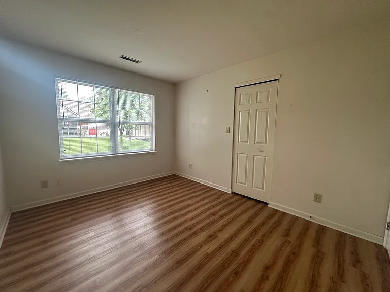 13870 Waycross Dr — Photo 16