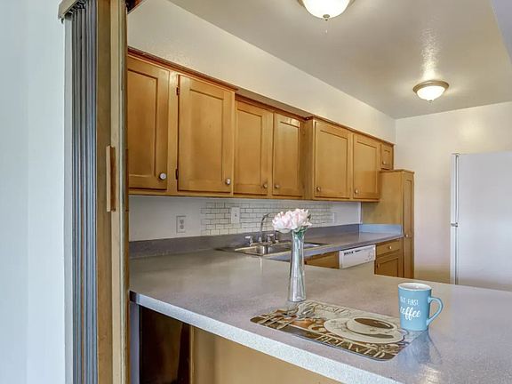 5th image of 3624 NW 42nd St #6660324cb