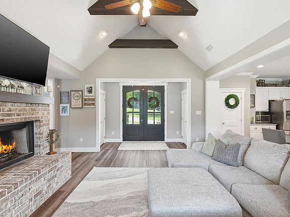 3rd image of 311 Pecan Hollow Cir