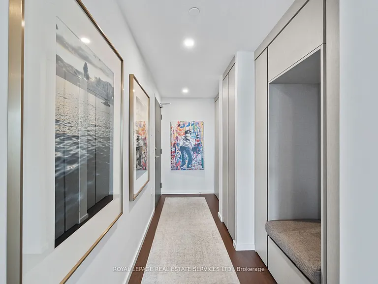21 Lawren Harris Sq #904 — Photo 4