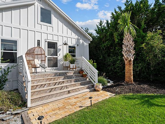 3rd image of 618 N Topsail Drive
