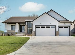 720 S Glen Wood Ct, Wichita, KS 67230