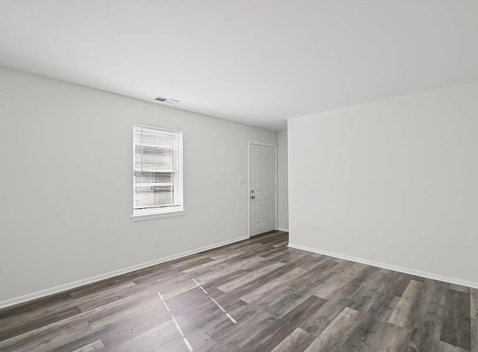 80 E Belair Ave — Photo 4