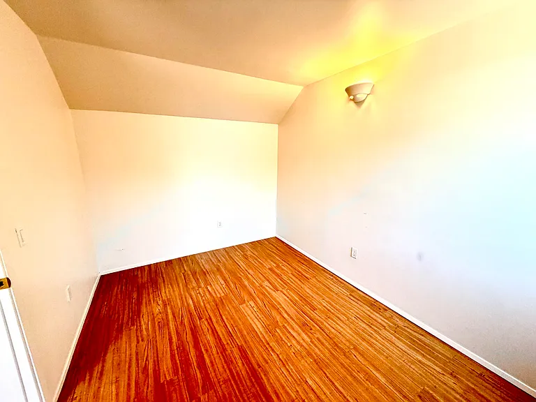 1816 Gillespie St #STUDIO — Photo 5