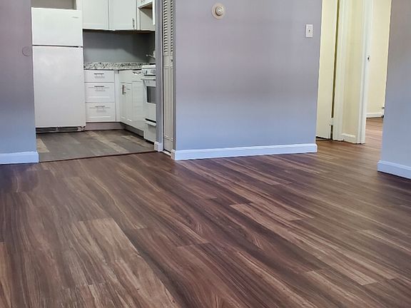 2nd image of 345-381 Hildreth St #363-13