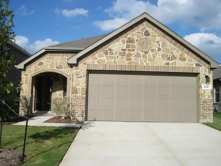 2621 Frisco Wood Dr — Photo 1