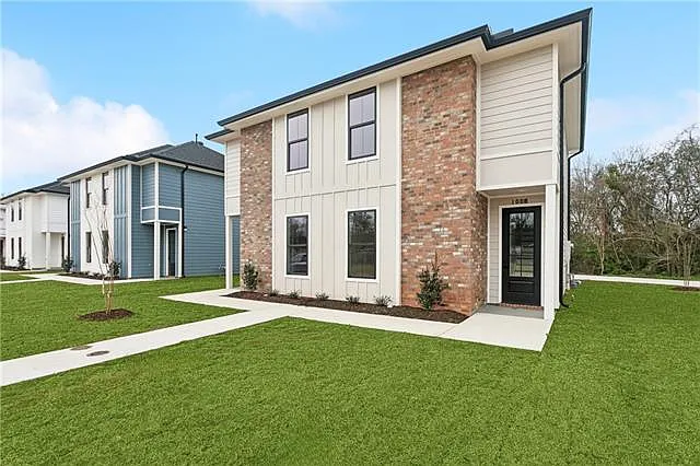 Building Photo - 100 Cypress Crossings Dr