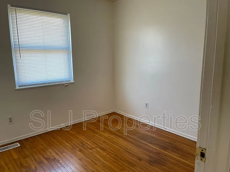 9913 Lochwick Way — Photo 12