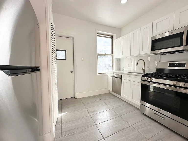1916 Palmer Ave #2L — Photo 4