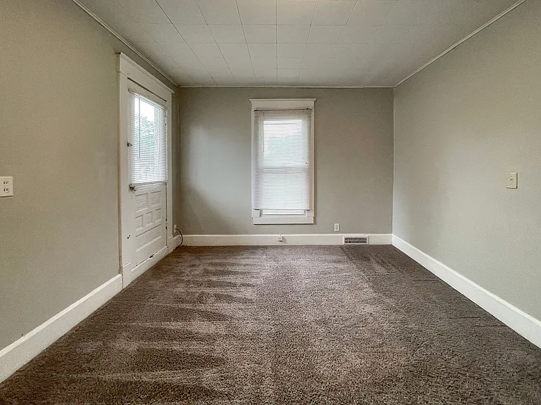 824 W Beechwood Ave — Photo 24