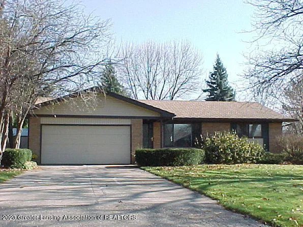 1212 Chris J Dr, Lansing, MI 48917