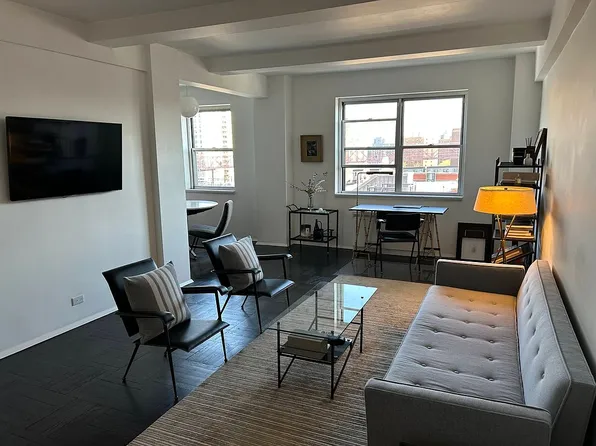 550 Grand St APT J9e, New York, NY 10002