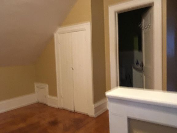 3rd image of 887 20th Ave SE