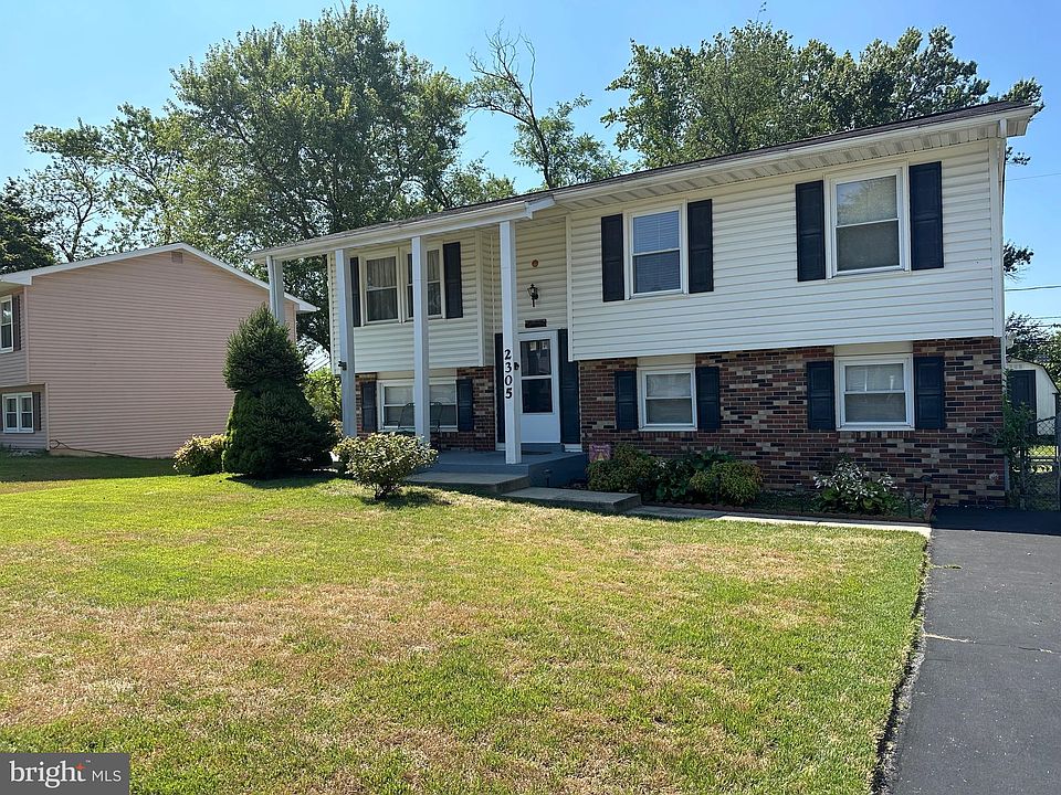 2nd image of 2305 Four Seasons Dr