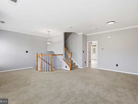 5th image of 9826 Pickens Pl