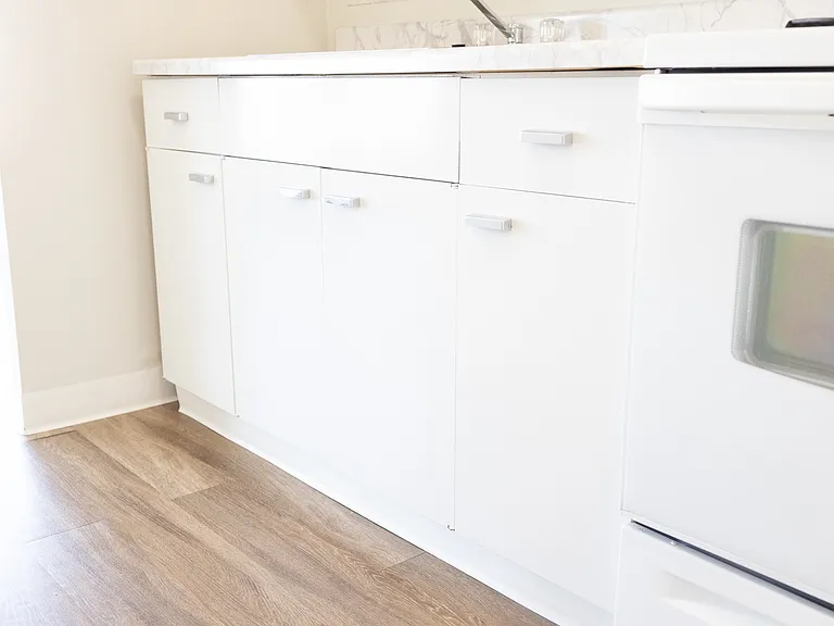 White Kitchen Cabinets