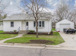 208 4th St SW, Pine Island, MN 55963