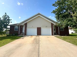 406 W Pawnee Ln #B, Clever, MO 65631