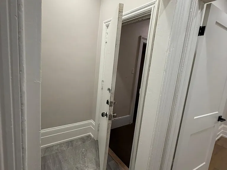 234 Lakeshore Rd E #1 — Photo 6