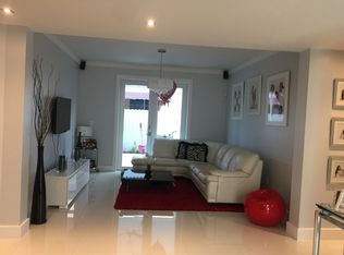 8665 SW 161st Ct, Miami, FL 33193