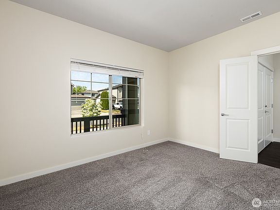 4th image of 1471 Van Sickle Avenue