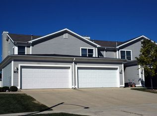 98 Yotzonot Dr, Bloomington, IL 61704