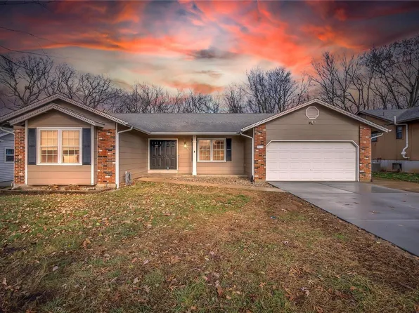 4173 Elkhart Lake Rd, Saint Charles, MO 63304